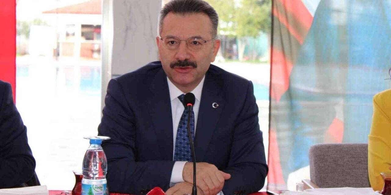 Vali Aksoy, gazeteciler ile bir araya geldi