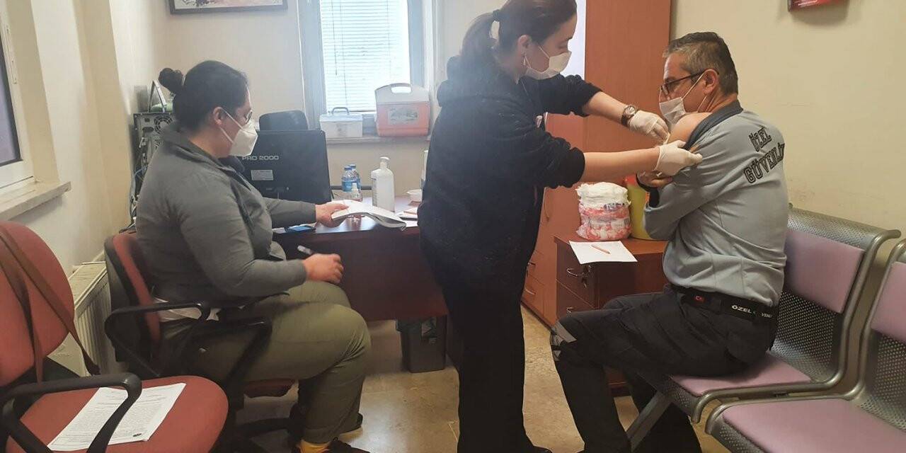 PAÜ’de mobil aşı uygulaması ile 3 bin kişi aşılandı