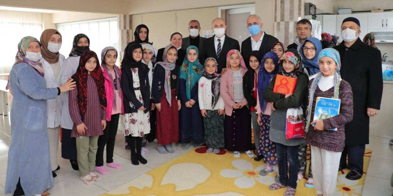 Başkan Özlü, vatandaşları dinledi talepleri not etti