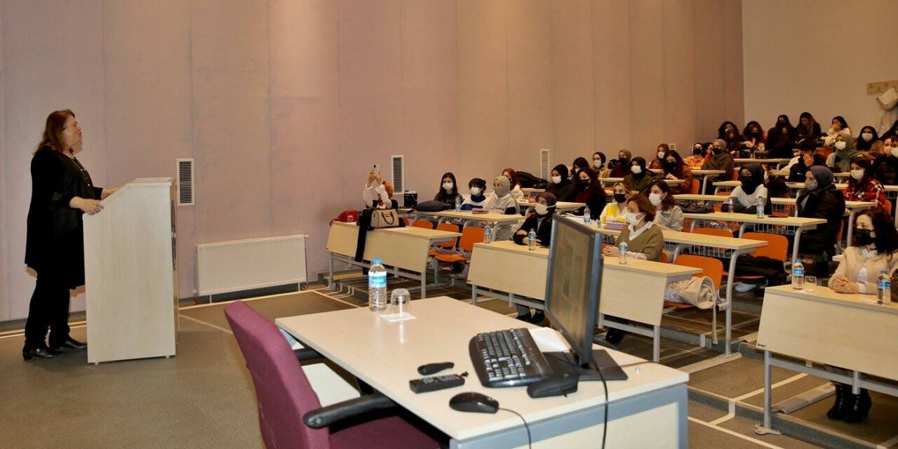 ÇAKÜ’de fitoterapinin beslenmedeki yeri konuşuldu