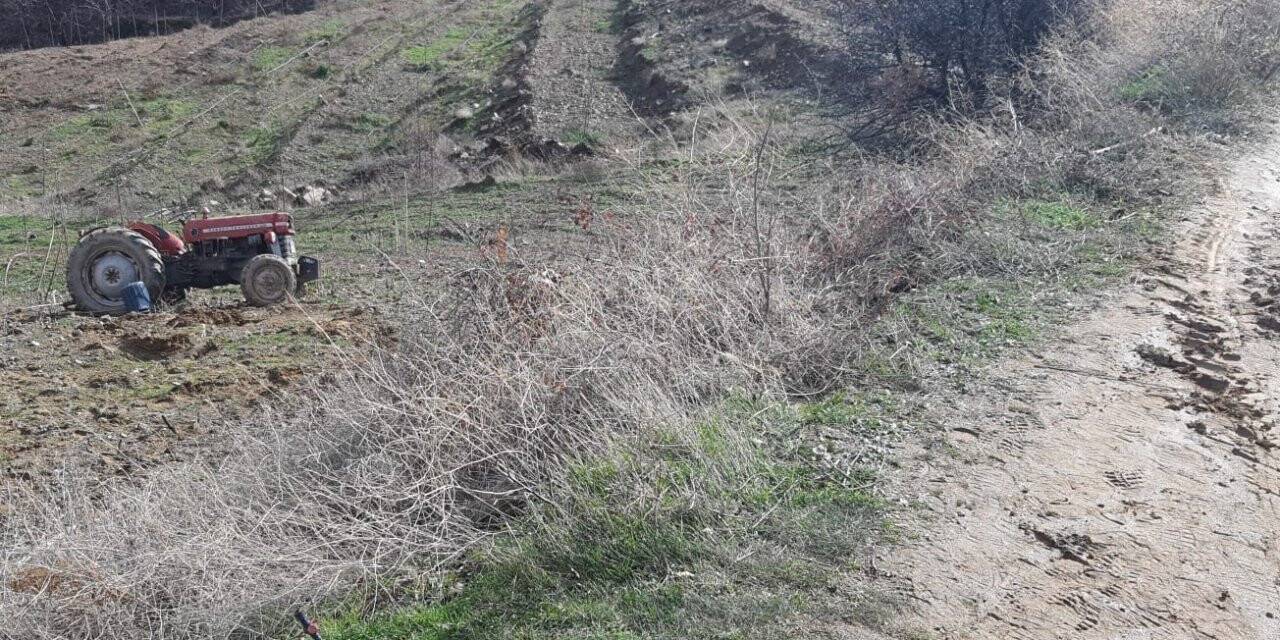 Devrilen traktörünün altında kalan adam hayatını kaybetti