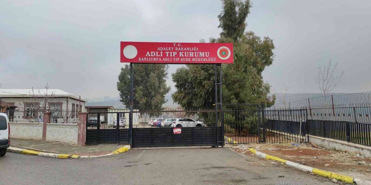 Üzerine benzin döküp kendini ateşe veren kadın öldü