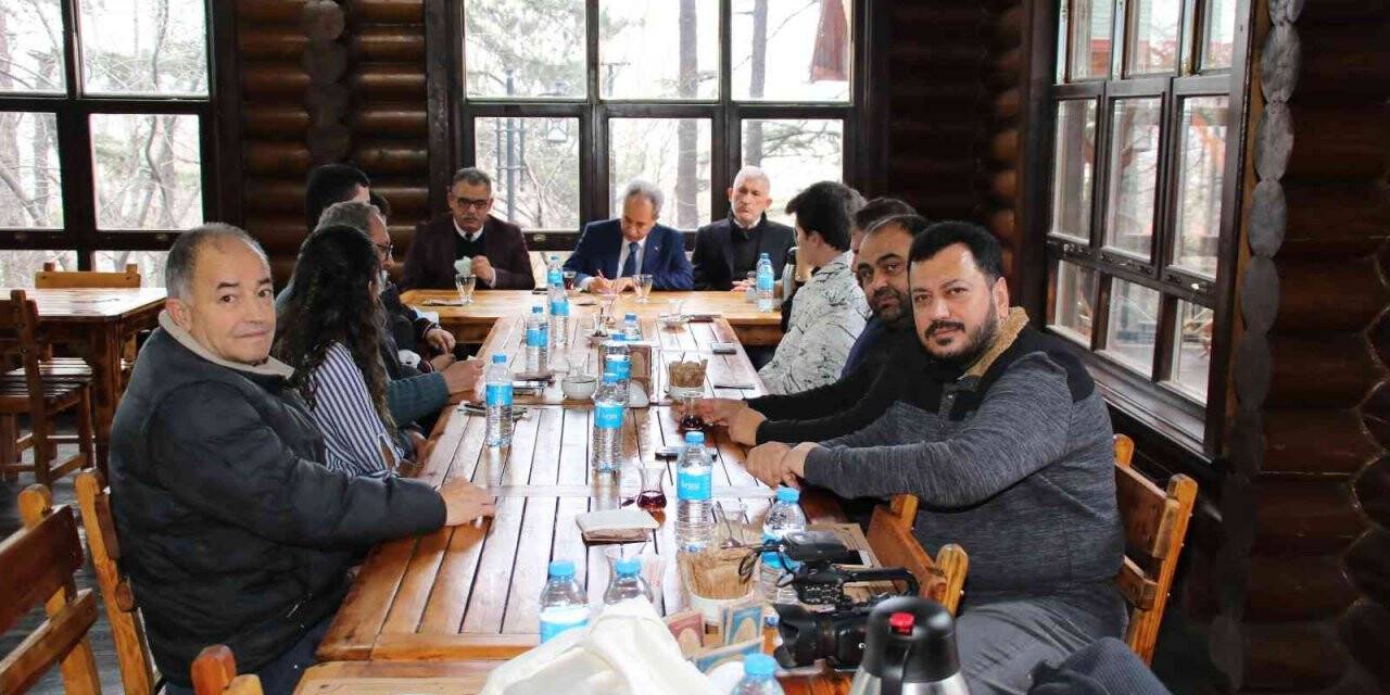 Başkan Akkaya basın mensupları ile buluştu