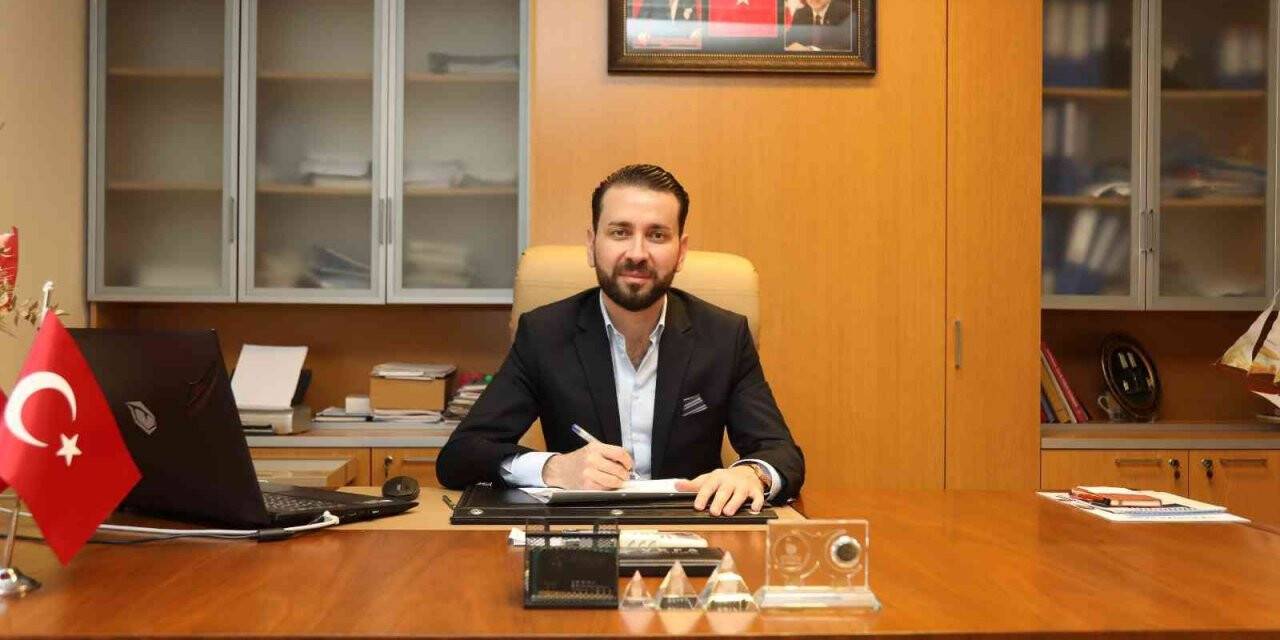 Darıca Belediyesi’nde yeni başkan yardımcısı görevine başladı