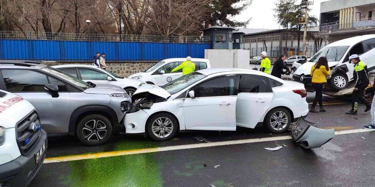 Diyarbakır’da trafik kazası: 7 yaralı