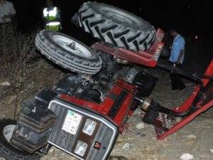 Manisa'da Traktör Altında Kalan Çiftçi Yaşamını Kaybetti