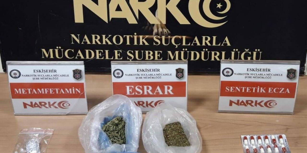 Sokak satıcılarına yönelik operasyonda 2 kişi yakalandı