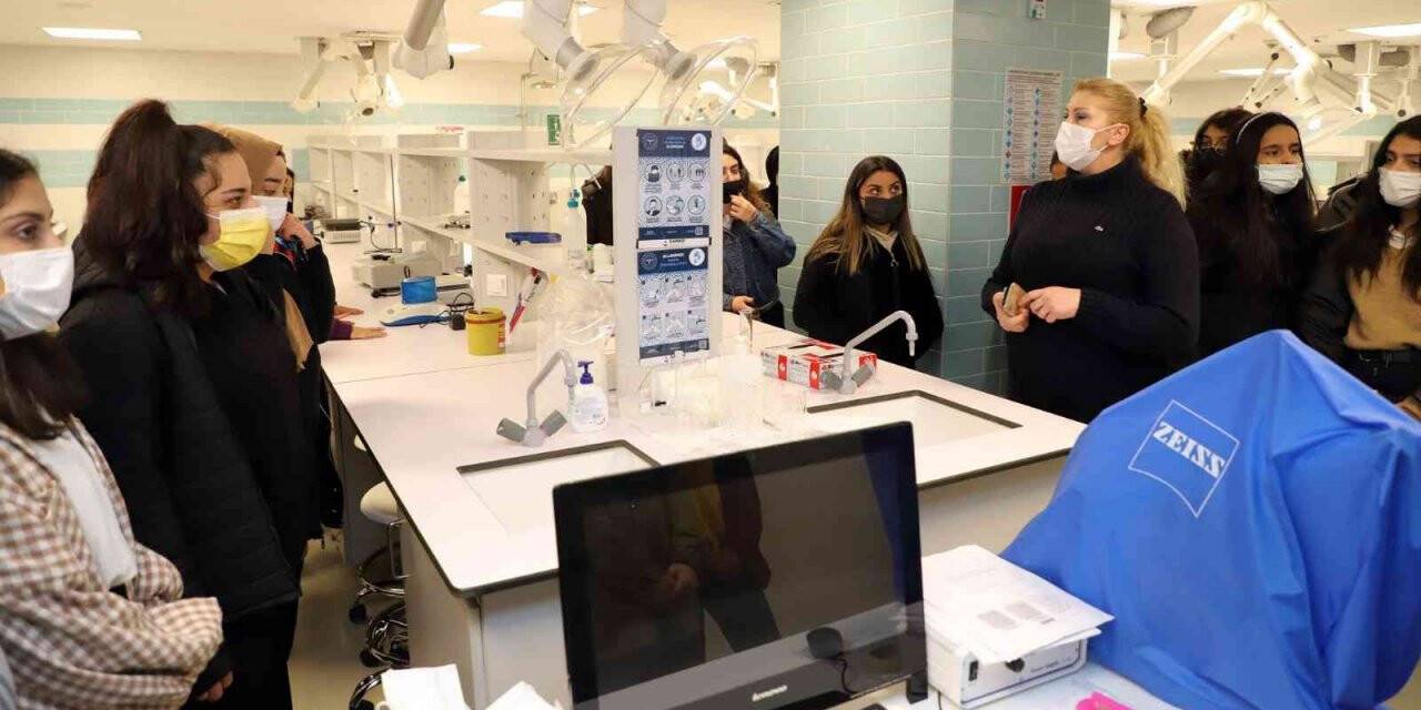 Üniversiteye hazırlanan öğrenciler SANKO Üniversitesi’nde