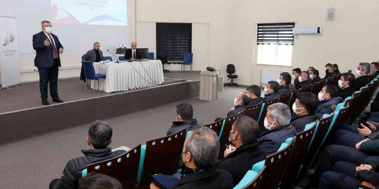 Otobüs şoförlerine hizmet içi eğitim semineri