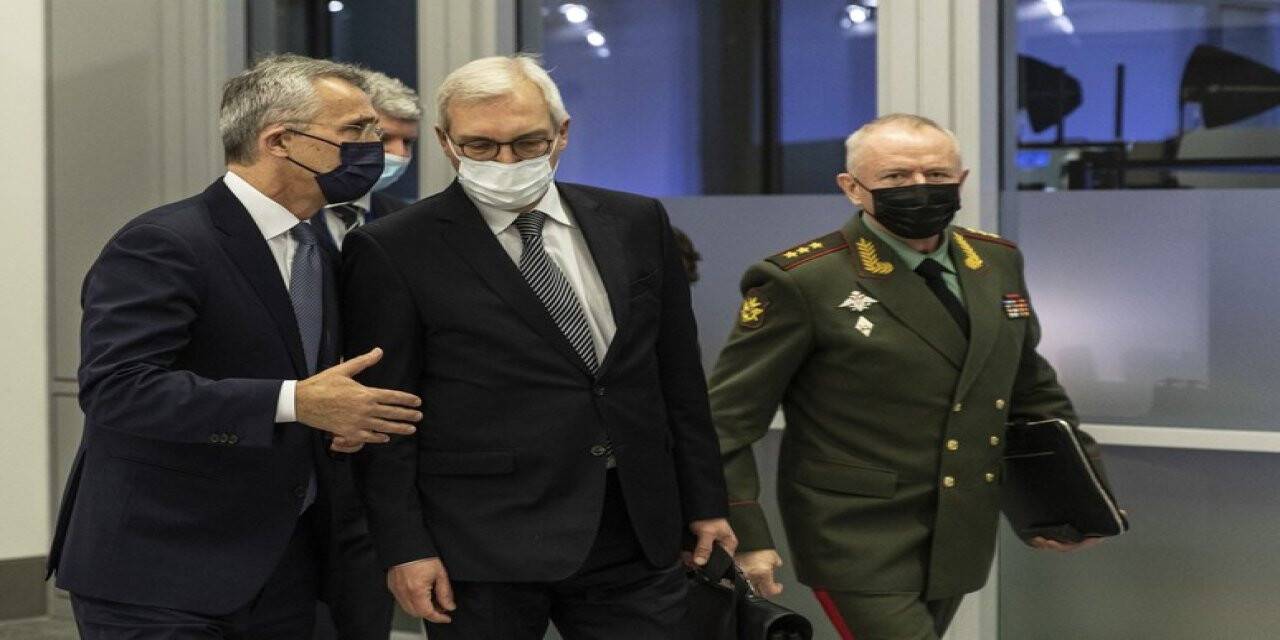 NATO Genel Sekreteri Stoltenberg: "Rusya, Ukrayna’ya karşı herhangi güç kullanımında ciddi sonuçlarla yüzleşmek zorunda kalacak"