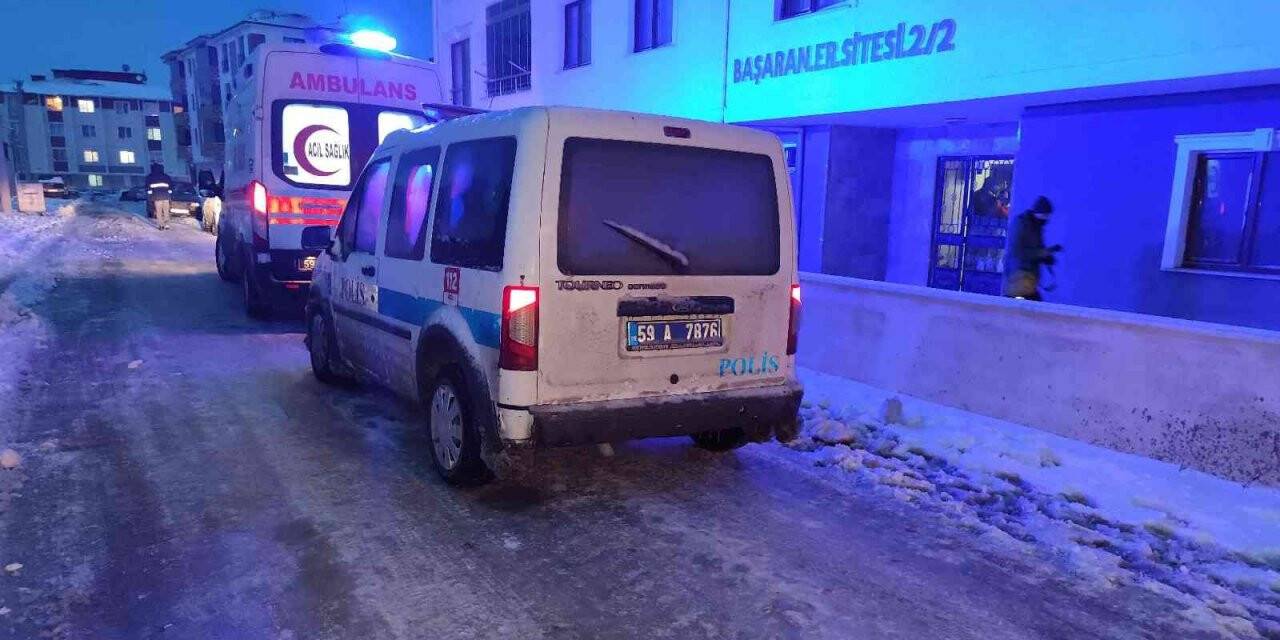 İnşaat ustası evinde ölü bulundu