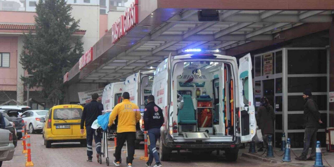 Türkiye’ye kaçak geçiş yapmak isteyen 2 kişi mayına bastı