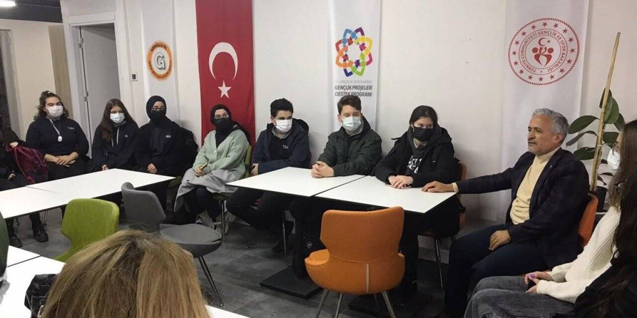 Manisa Ticaret Borsası Anadolu Lisesi öğrencileri söyleşide buluştu