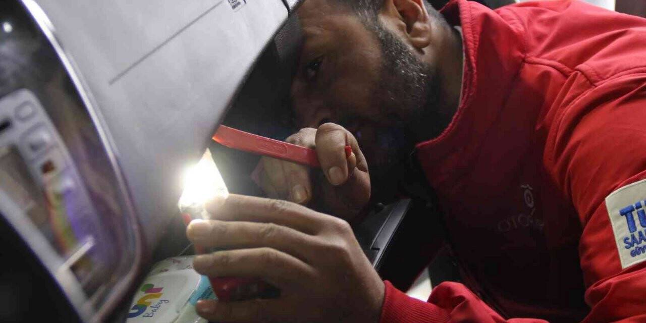 Hava yastığı yerinden çıkanlar pes dedirtti