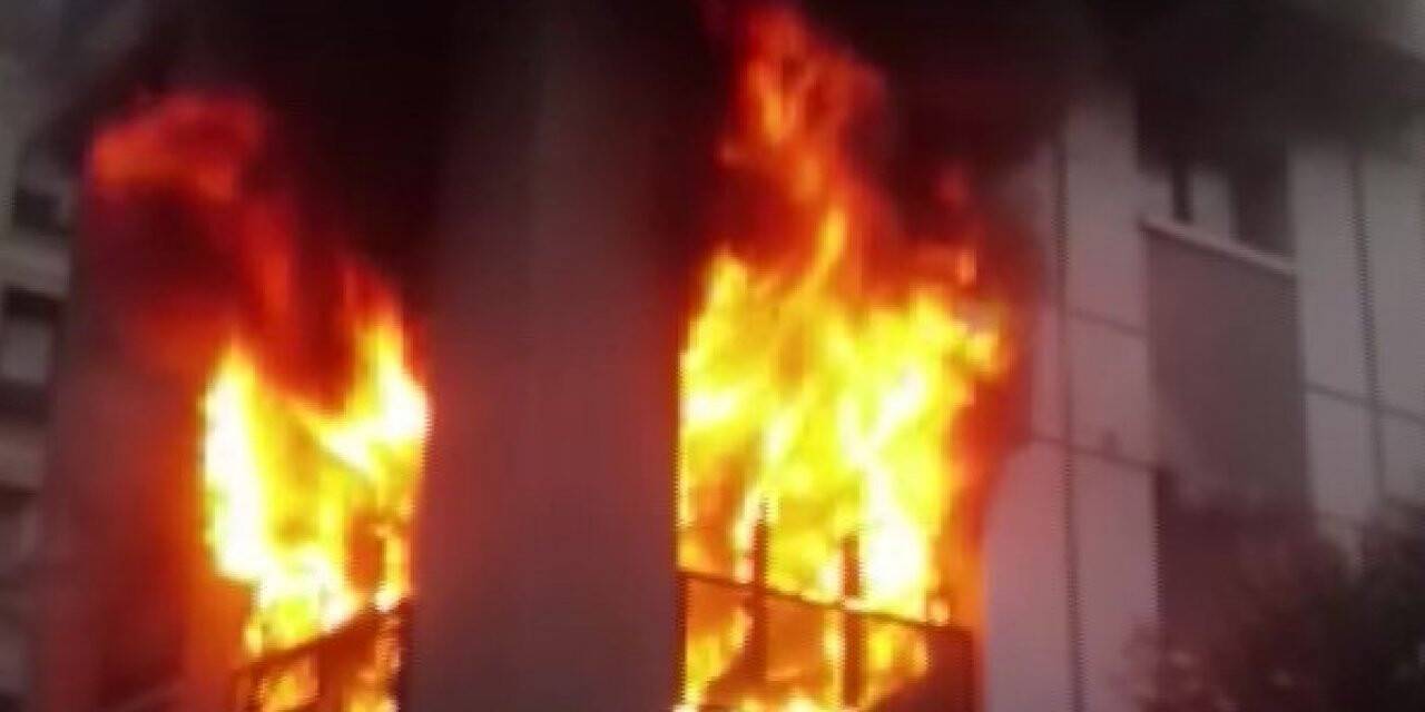 Kadıköy’de yanan evde mahsur kalan kadın hayatını kaybetti