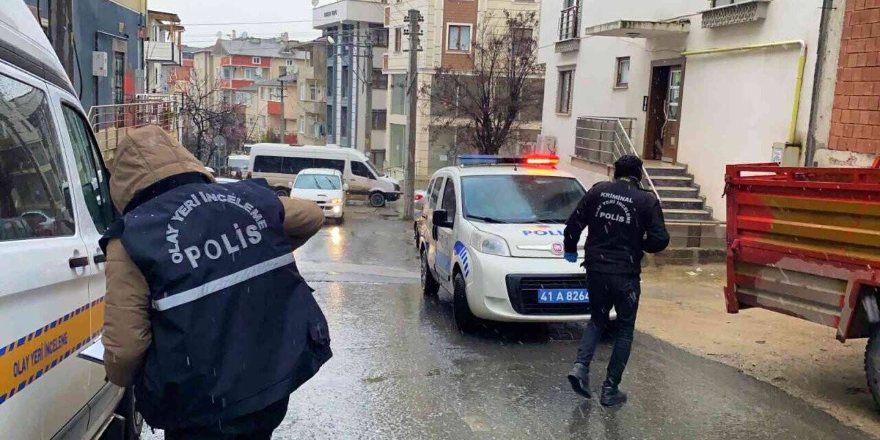 Kanser hastası yaşlı adam evinde ölü bulundu
