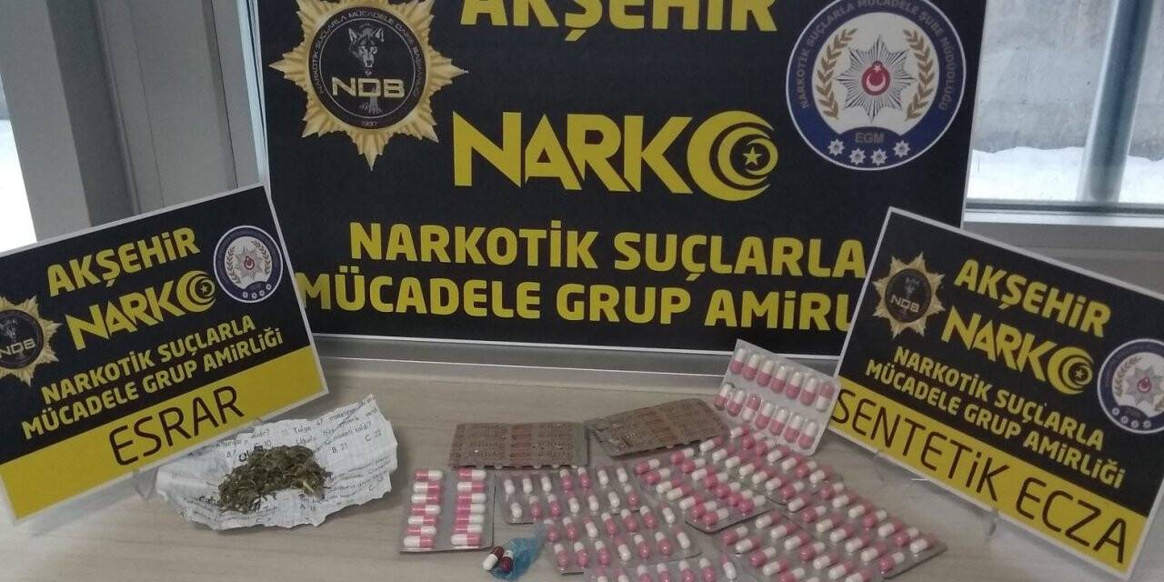 Akşehir’de durdurulan araçta 150 adet uyuşturucu hap ele geçirildi