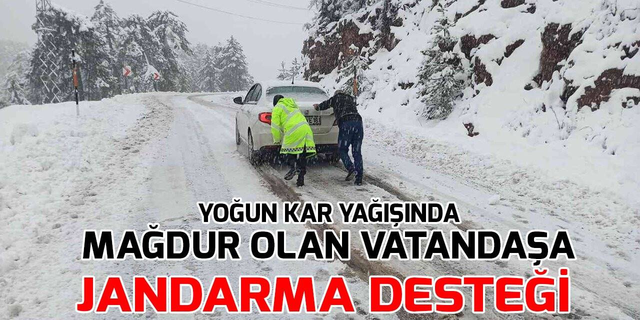 Yoğun kar yağışında mağdur olan vatandaşa jandarma desteği