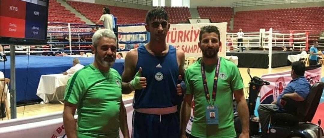 Konyasporlu boksör Türkiye üçüncüsü