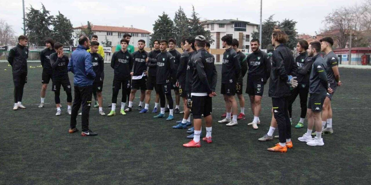 Genç Horozlar, Manisa’ya bileniyor
