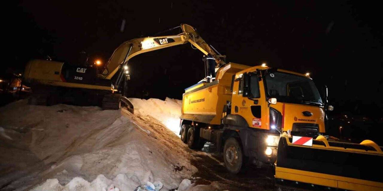 Başiskele’de kar timlerinin çalışmaları sürüyor