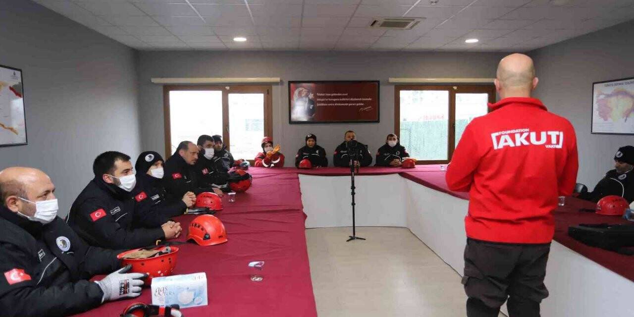 Kartal Belediyesi ve Akut Vakfı’ndan ortak tatbikat