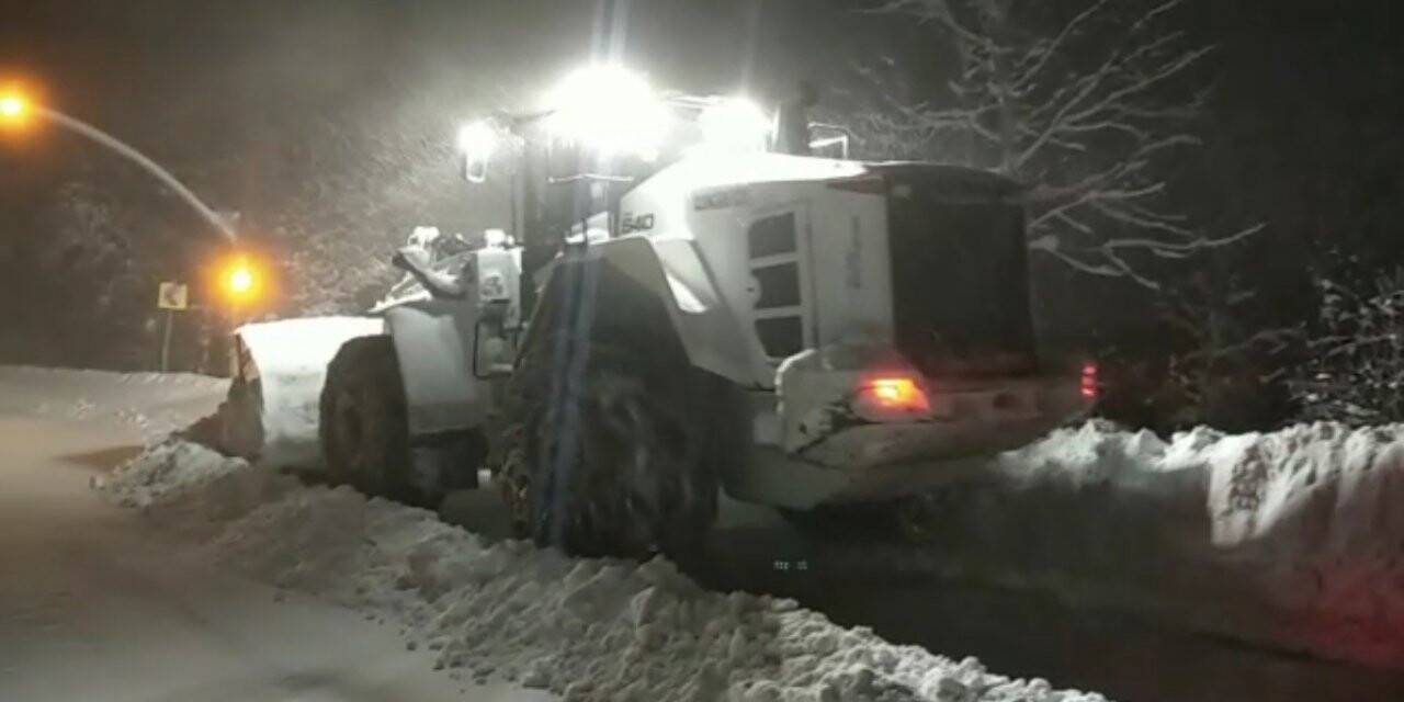 Kocaeli’de ekiplerin gece gündüz karla mücadelesi sürüyor