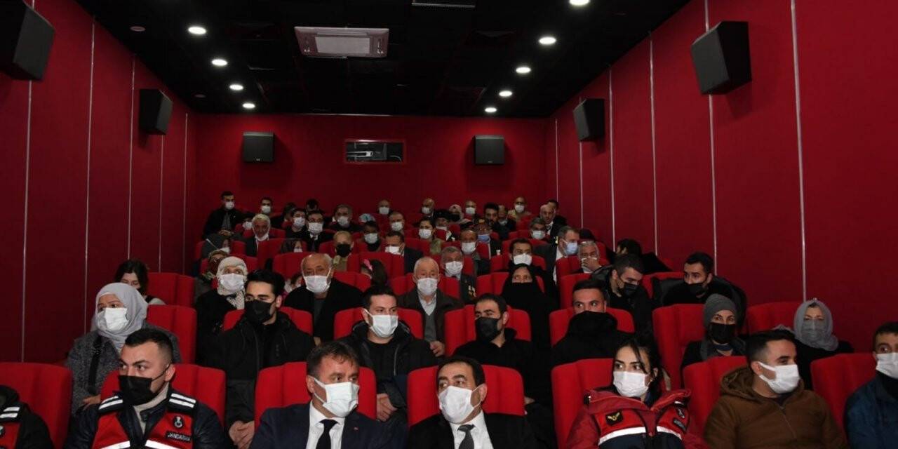 Vali Taşbilek ‘Kesişme; İyi Ki Varsın Eren’ filmini şehit aileleri ve gazilerle birlikte izledi