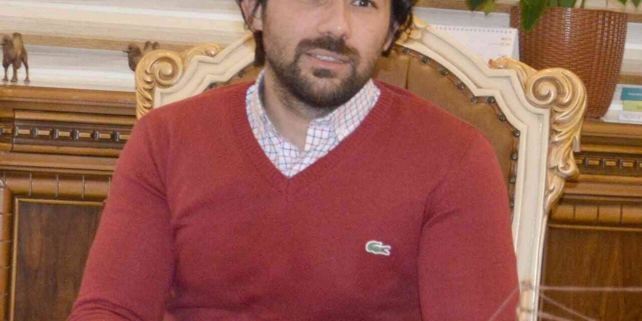 Aknen mi var derdin var...