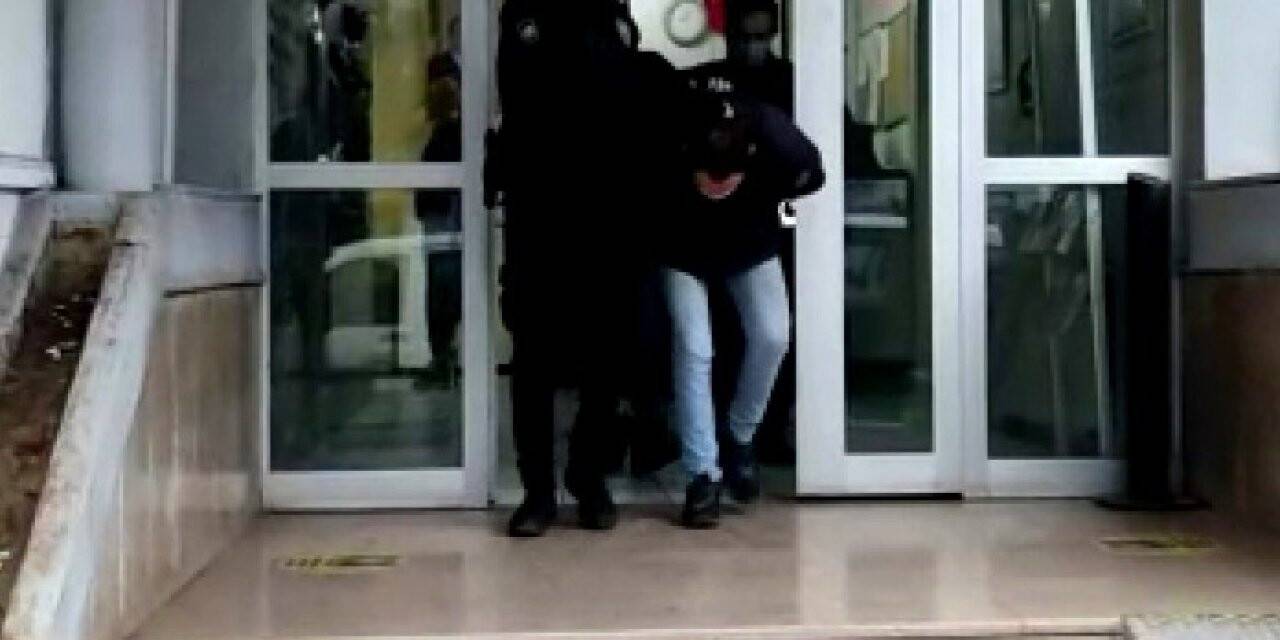 Bayrampaşa’da yakalanan hırsızlar sabıka dosyaları kabarık ikiz kardeşler çıktı