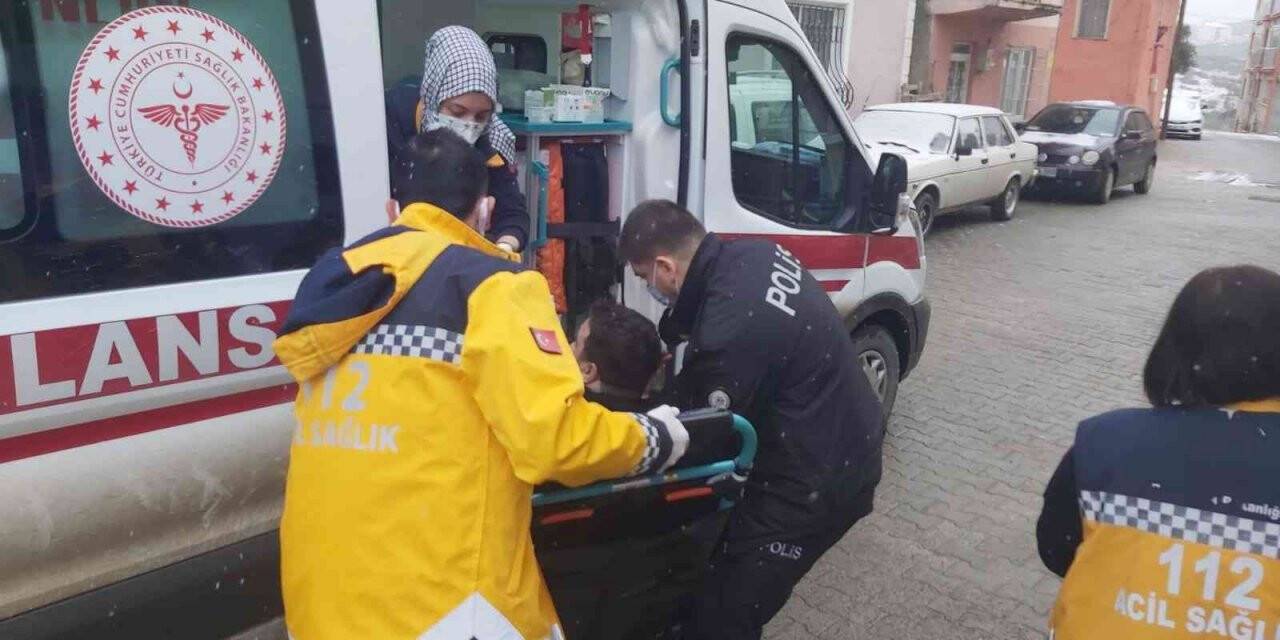 Tartıştığı arkadaşını ayağından silahla vurdu