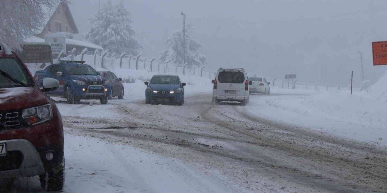 Domaniç Kaymakamlığı’ndan kar, tipi ve buzlanma uyarısı