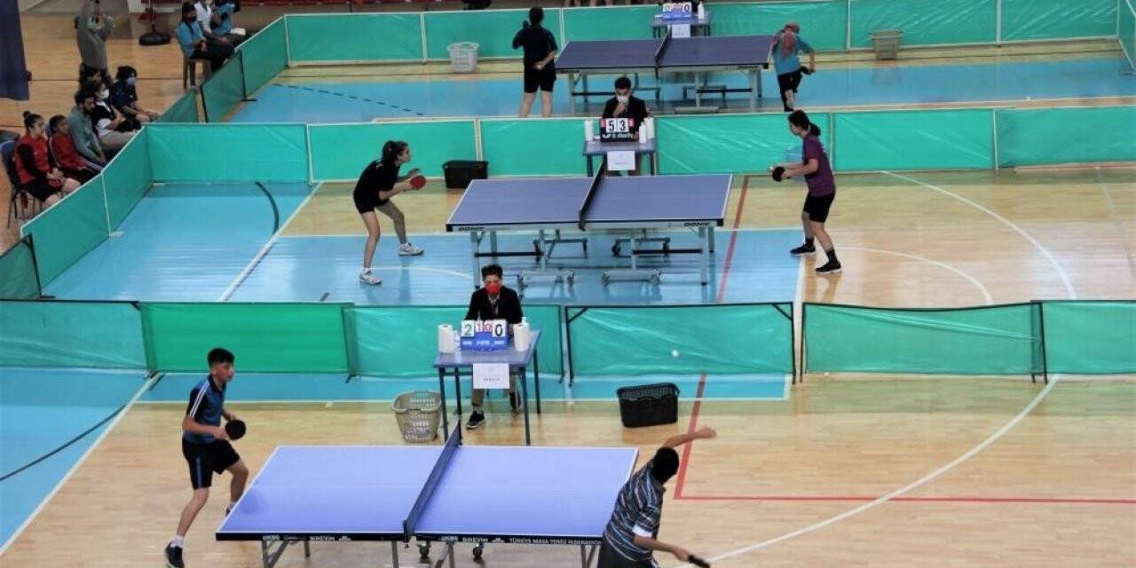 Elazığ’da masa tenisi hakemlik kursu açıldı