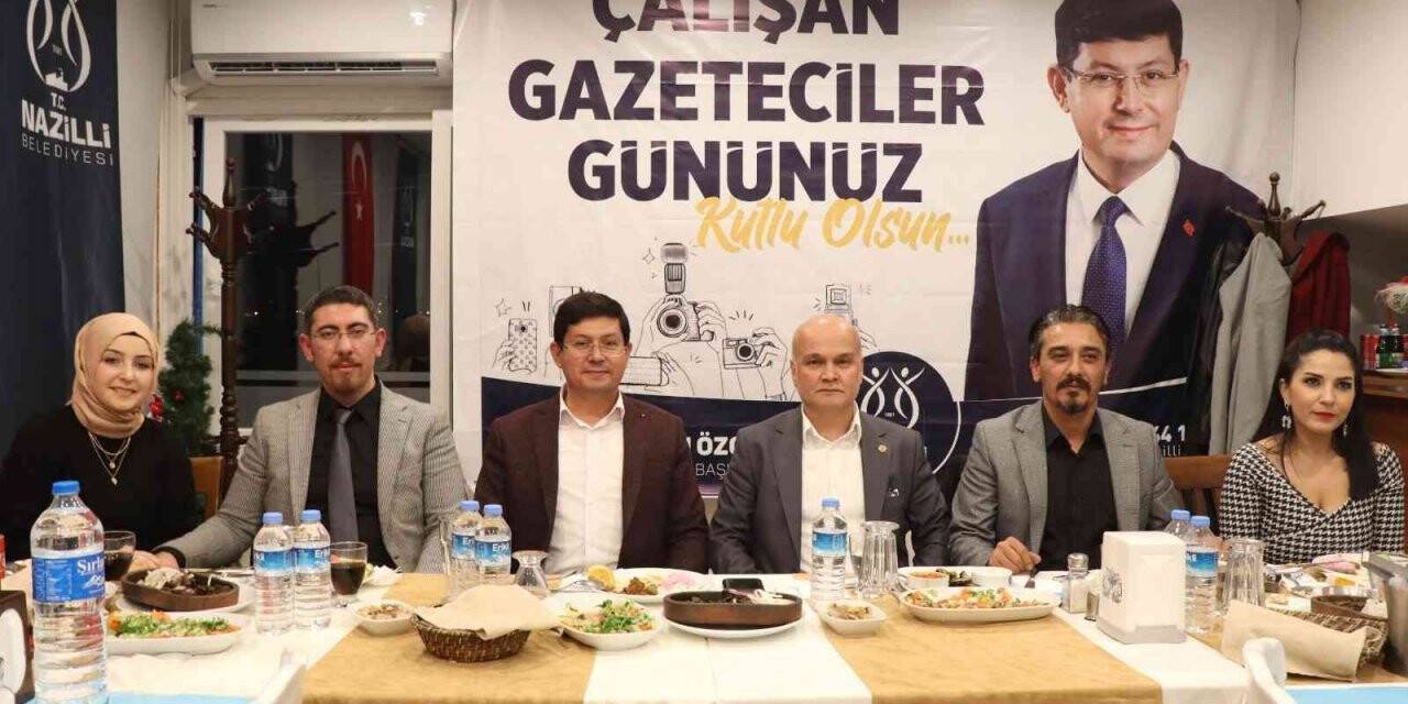 Nazilli’de gazetecilerin onuruna yemek verildi