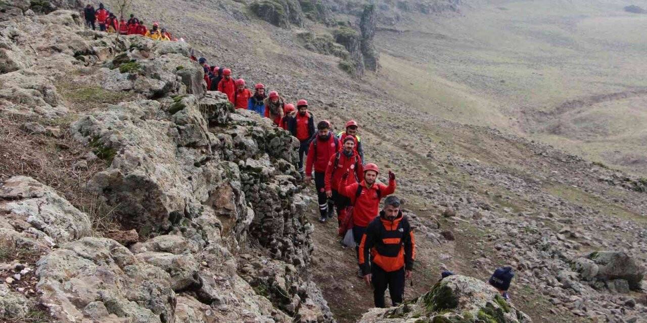 UMKE personellerine zorlu şartlarda eğitim