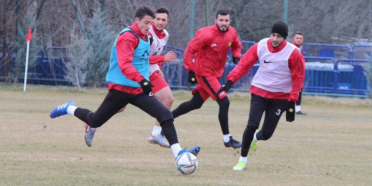 Eskişehirspor Karacabey Belediyespor hazırlıklarını sürdürüyor