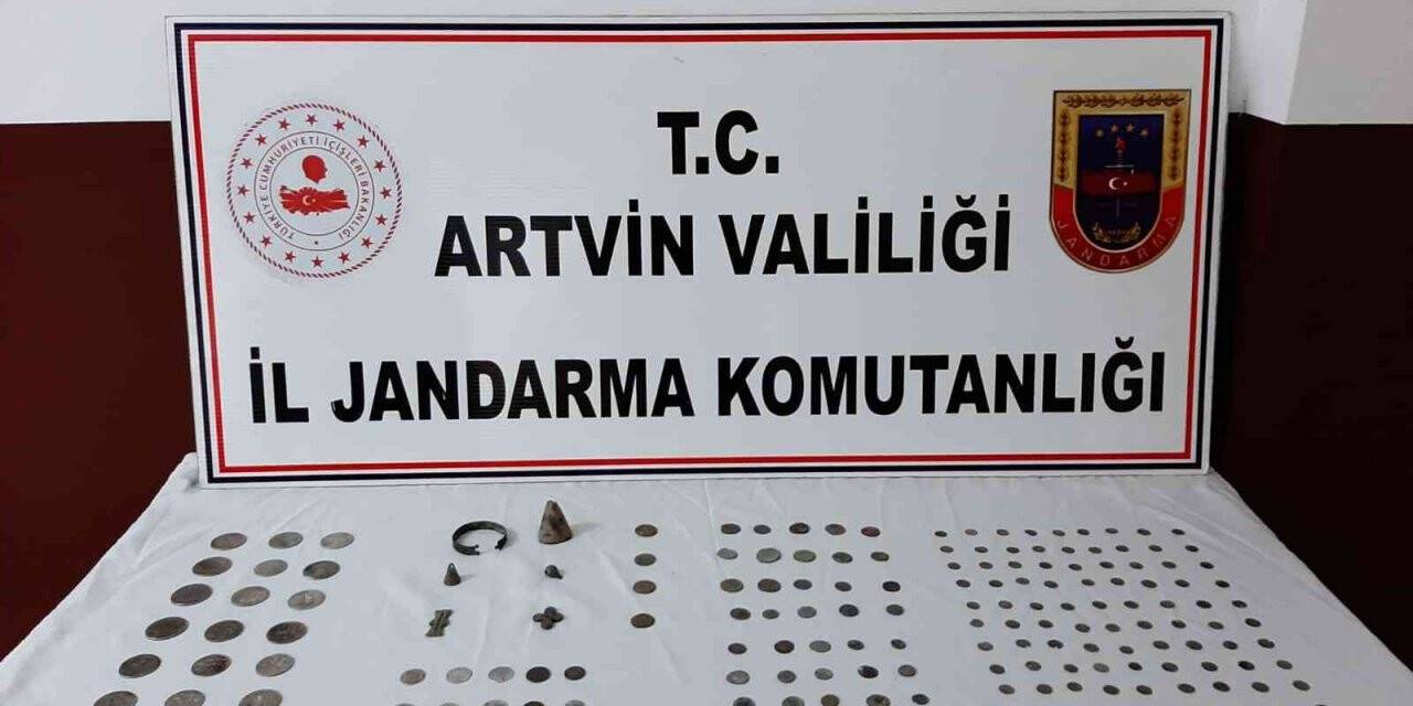 Artvin’de 175 adet tarihi sikke ele geçirdi