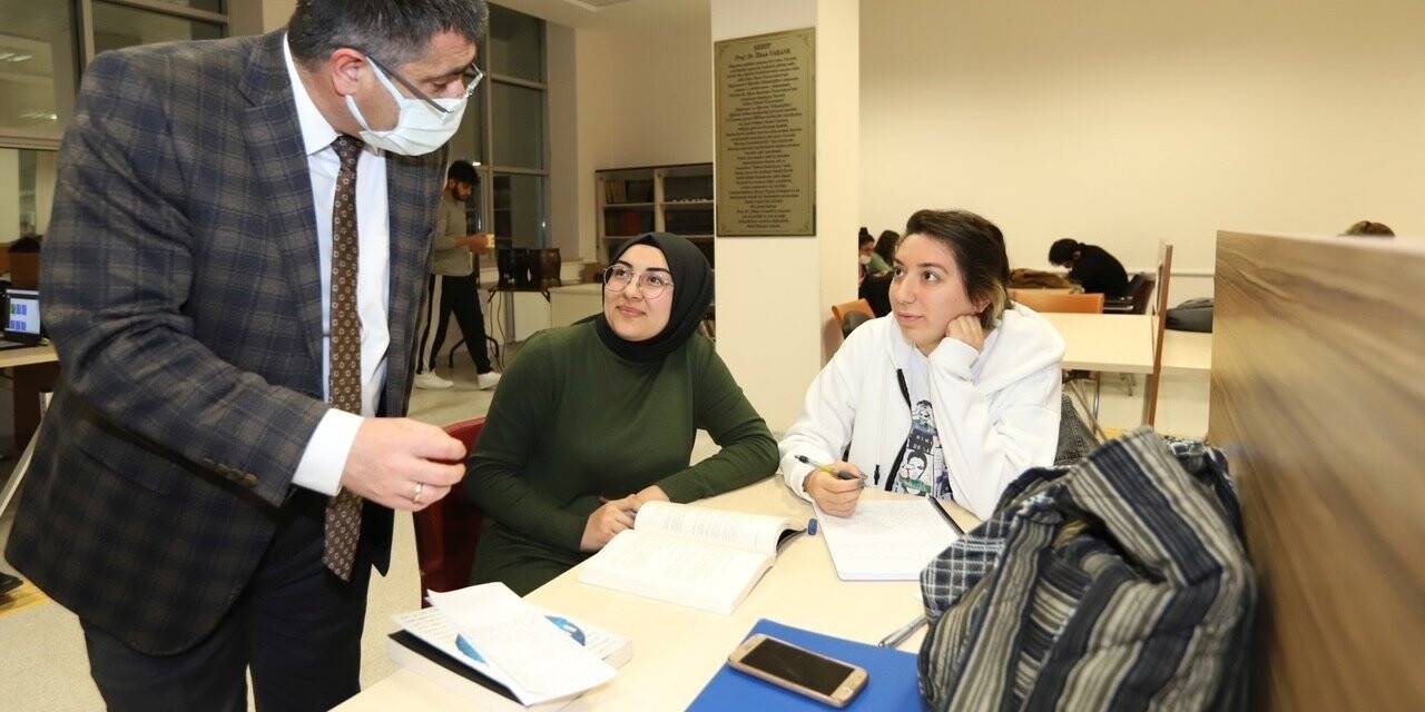 Rektör’den öğrencilere moral ziyareti