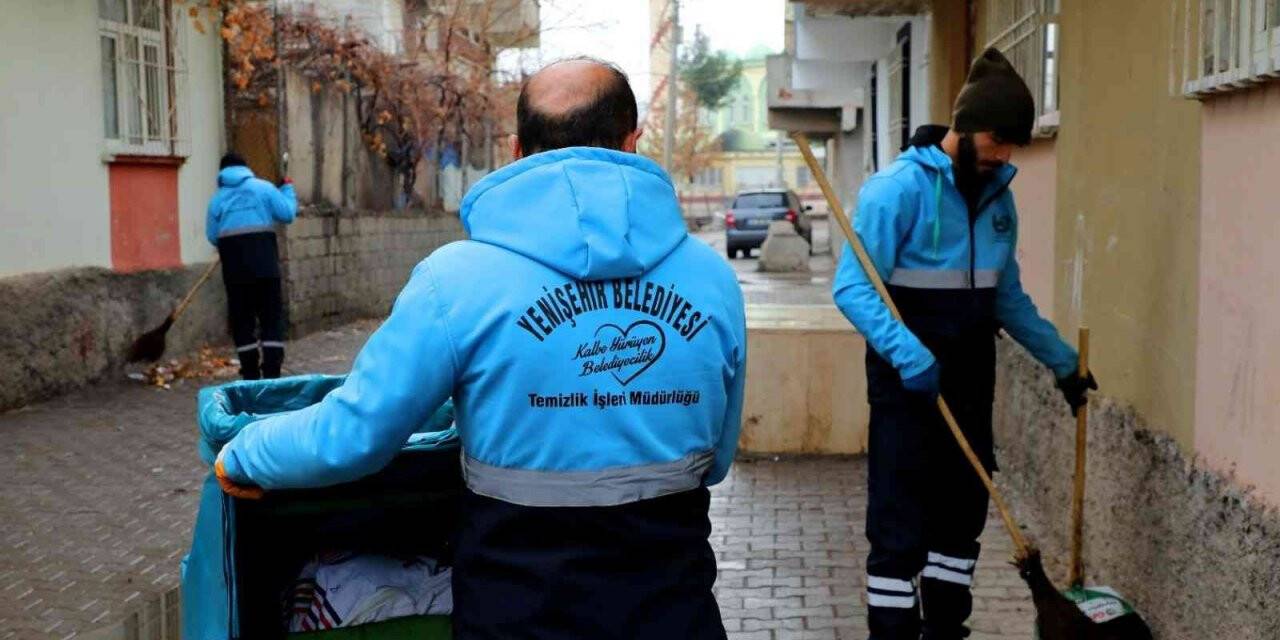 Yenişehir Belediyesi ekiplerinden yağmur sonrası hummalı temizlik