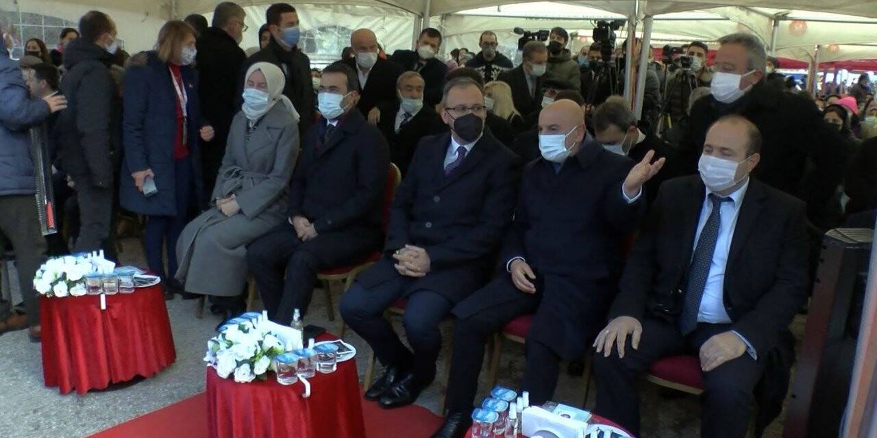 Bakan Kasapoğlu: "Cudi’de raket sesleri yine bir uluslararası tenis turnuvasıyla çınlayacak"