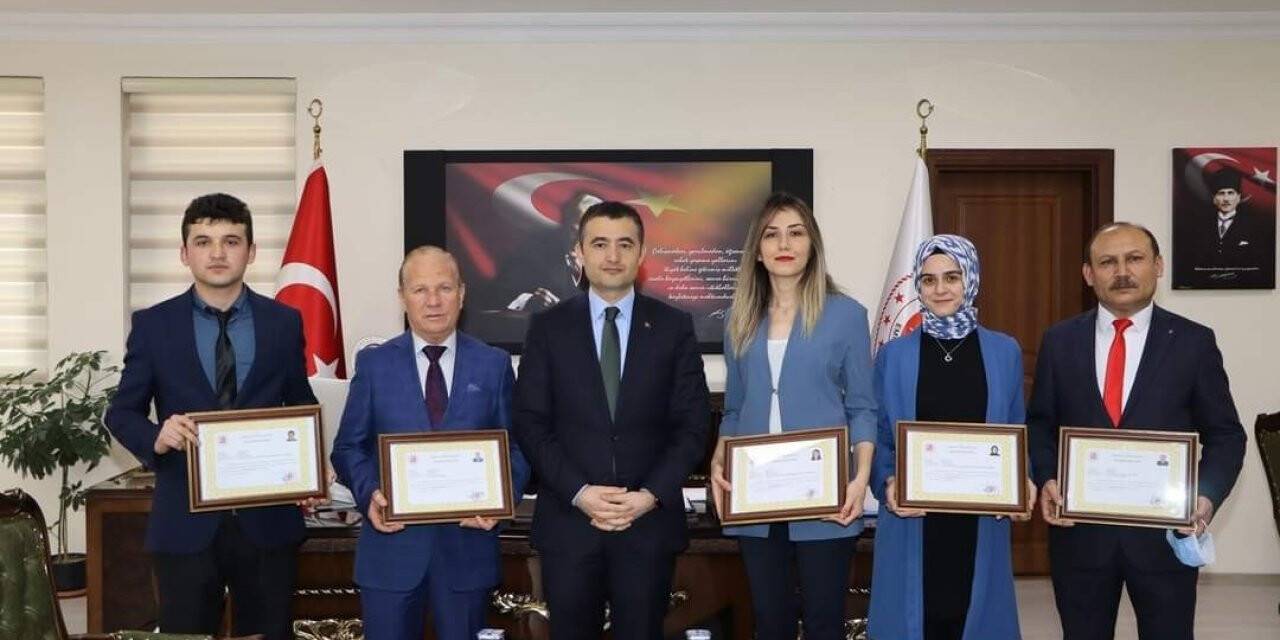 Kaymakam Bilici başarılı personelleri ödüllendirdi