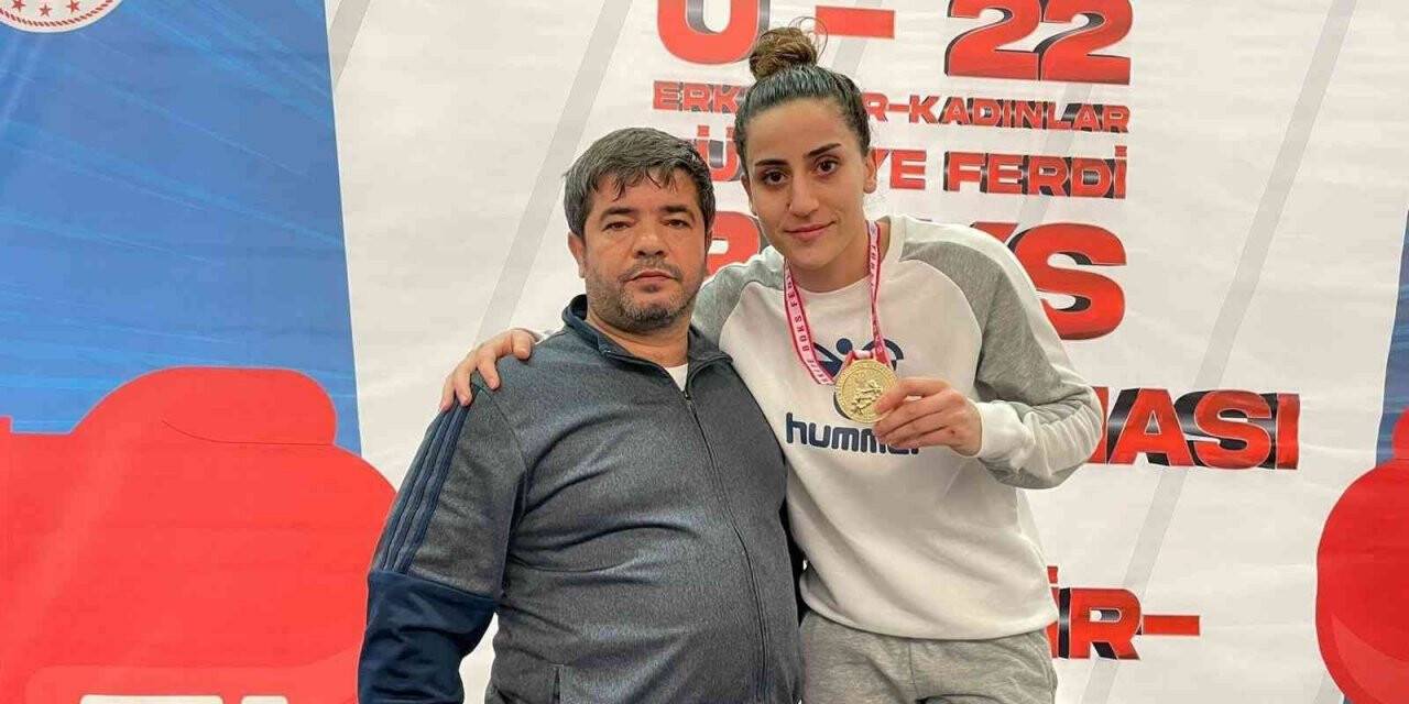 Elazığlı boksörler Kırşehir’den 5 madalya çıkardı