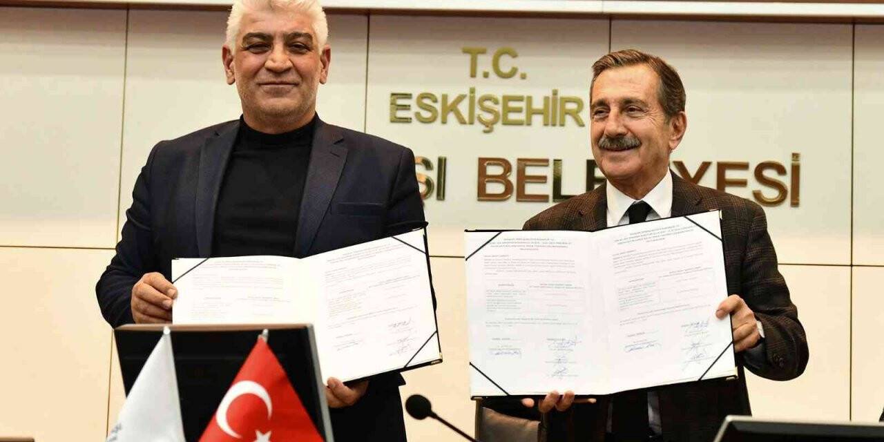 Tepebaşı’nda sözleşme sevinci