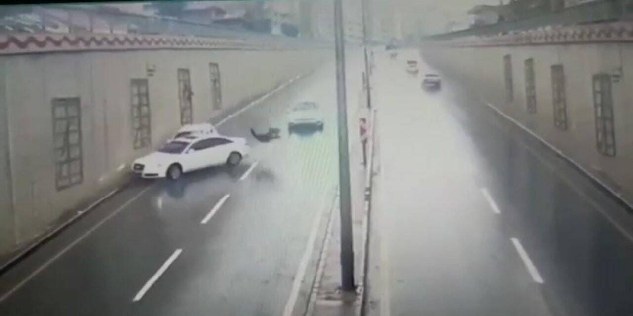 Kahramanmaraş’ta kendini araçların önüne atan genç yaralandı