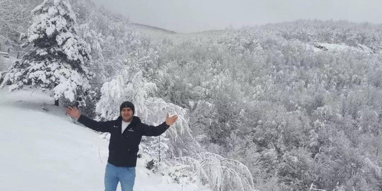 Köy beyaz örtüyle kaplandı, kartpostallık görüntüler oluştu