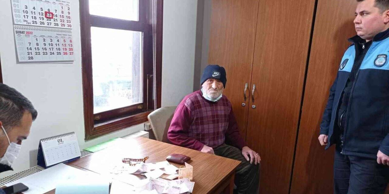 Zabıtanın yakaladığı dilencinin üzerinden 6 bin TL çıktı