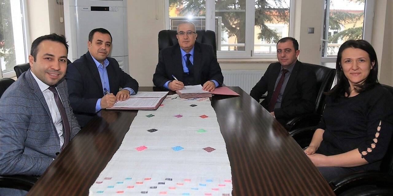 Çameli Belediyesi memurlarla sözleşme imzaladı