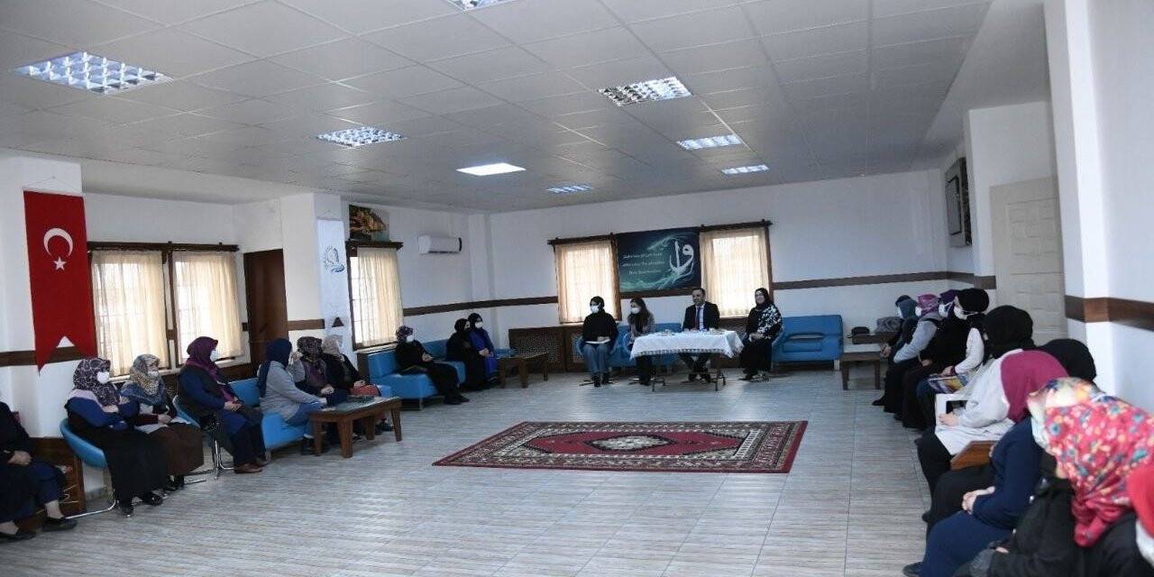 Başkan Özlü: "Çalışan ve üreten kadınlarımızın yanında olacağız"