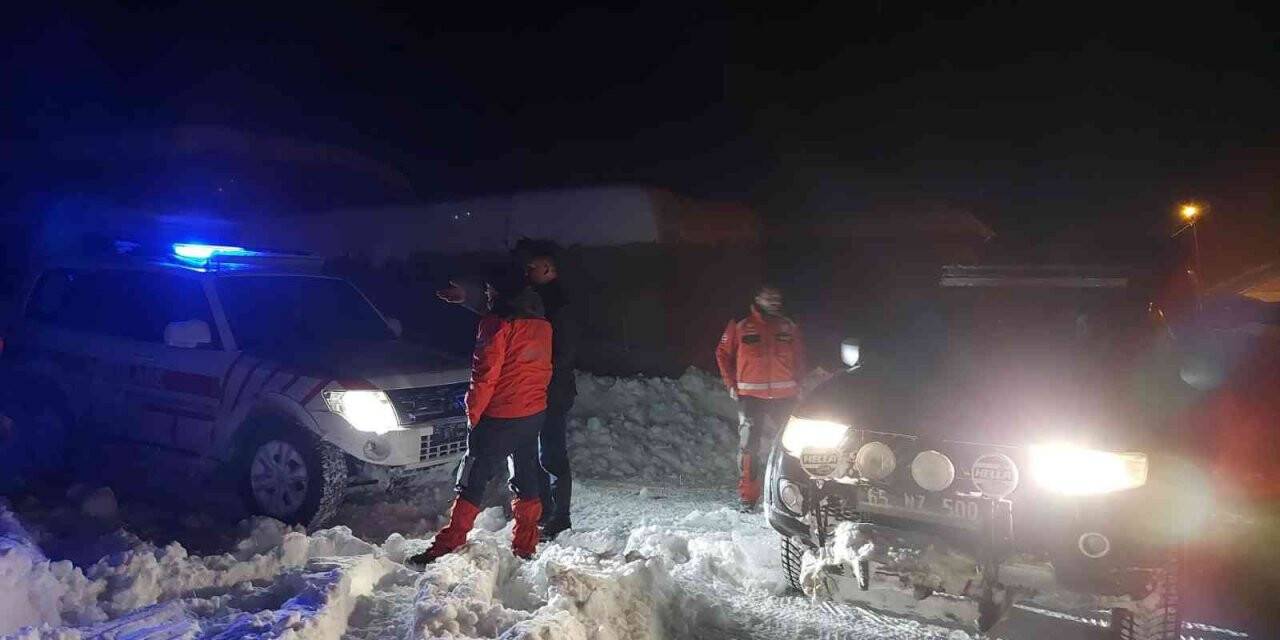 Van’da sağlık çalışanlarının zorlu kış nöbeti devam ediyor