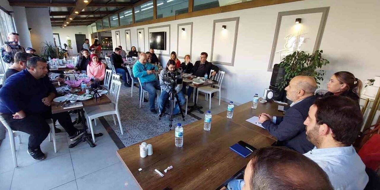 AK Parti İlçe Başkan Yardımcısı Murat Tuna, “Laf siyaseti yapıyorlar”